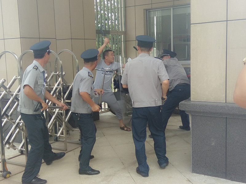 長沙紅光保安服務有限公司,長沙安保服務,長沙安全服務,長沙非武裝押運,勞務派遣服務 長沙紅光保安服務有限公司,長沙安保服務,長沙安全服務,長沙非武裝押運,勞務派遣服務