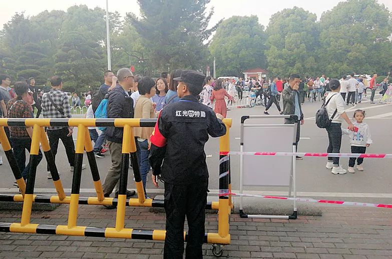 長沙紅光保安服務(wù)有限公司,長沙安保服務(wù),長沙安全服務(wù),長沙非武裝押運,勞務(wù)派遣服務(wù) 長沙紅光保安服務(wù)有限公司,長沙安保服務(wù),長沙安全服務(wù),長沙非武裝押運,勞務(wù)派遣服務(wù)