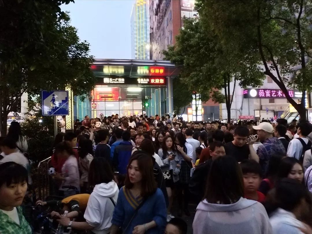 長沙紅光保安服務(wù)有限公司,長沙安保服務(wù),長沙安全服務(wù),長沙非武裝押運,勞務(wù)派遣服務(wù) 長沙紅光保安服務(wù)有限公司,長沙安保服務(wù),長沙安全服務(wù),長沙非武裝押運,勞務(wù)派遣服務(wù)