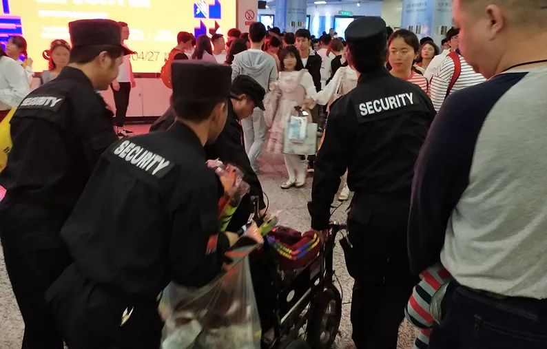 長沙紅光保安服務(wù)有限公司,長沙安保服務(wù),長沙安全服務(wù),長沙非武裝押運,勞務(wù)派遣服務(wù) 長沙紅光保安服務(wù)有限公司,長沙安保服務(wù),長沙安全服務(wù),長沙非武裝押運,勞務(wù)派遣服務(wù)