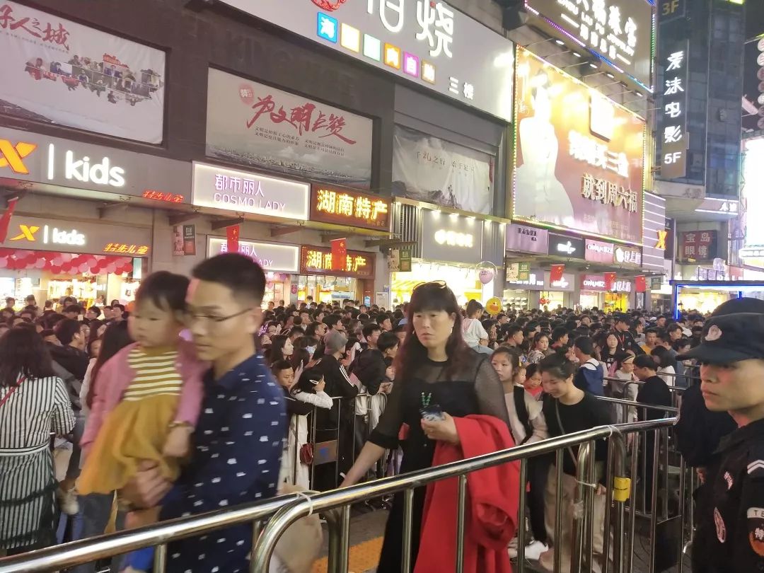 長沙紅光保安服務(wù)有限公司,長沙安保服務(wù),長沙安全服務(wù),長沙非武裝押運,勞務(wù)派遣服務(wù) 長沙紅光保安服務(wù)有限公司,長沙安保服務(wù),長沙安全服務(wù),長沙非武裝押運,勞務(wù)派遣服務(wù)