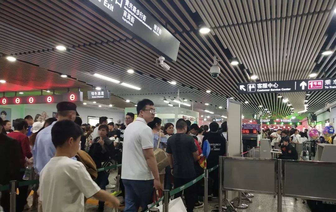 長沙紅光保安服務(wù)有限公司,長沙安保服務(wù),長沙安全服務(wù),長沙非武裝押運,勞務(wù)派遣服務(wù) 長沙紅光保安服務(wù)有限公司,長沙安保服務(wù),長沙安全服務(wù),長沙非武裝押運,勞務(wù)派遣服務(wù)