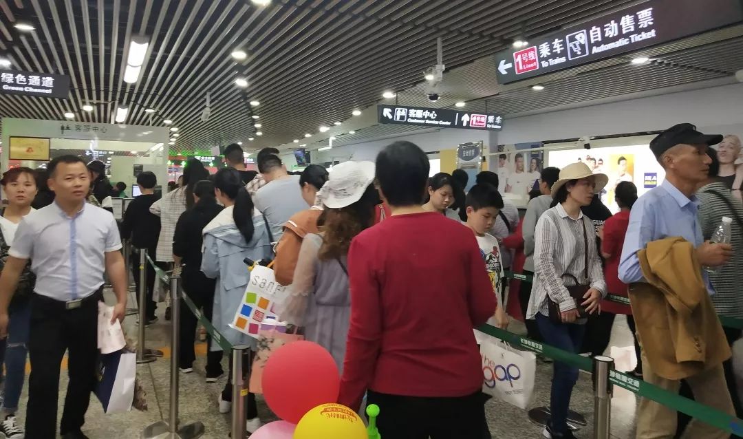 長沙紅光保安服務(wù)有限公司,長沙安保服務(wù),長沙安全服務(wù),長沙非武裝押運,勞務(wù)派遣服務(wù) 長沙紅光保安服務(wù)有限公司,長沙安保服務(wù),長沙安全服務(wù),長沙非武裝押運,勞務(wù)派遣服務(wù)