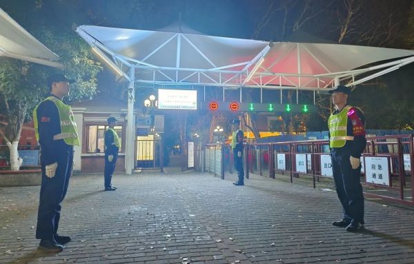 長沙紅光保安服務有限公司,長沙安保服務,長沙安全服務,長沙非武裝押運,勞務派遣服務 長沙紅光保安服務有限公司,長沙安保服務,長沙安全服務,長沙非武裝押運,勞務派遣服務