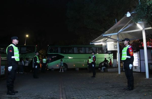 長沙紅光保安服務有限公司,長沙安保服務,長沙安全服務,長沙非武裝押運,勞務派遣服務 長沙紅光保安服務有限公司,長沙安保服務,長沙安全服務,長沙非武裝押運,勞務派遣服務