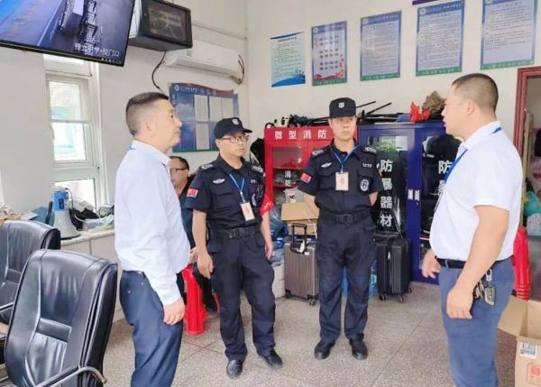 長沙紅光保安服務有限公司,長沙安保服務,長沙安全服務,長沙非武裝押運,勞務派遣服務 長沙紅光保安服務有限公司,長沙安保服務,長沙安全服務,長沙非武裝押運,勞務派遣服務