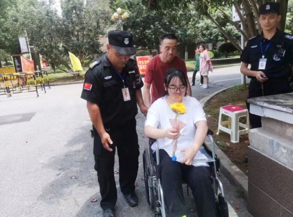 長沙紅光保安服務有限公司,長沙安保服務,長沙安全服務,長沙非武裝押運,勞務派遣服務 長沙紅光保安服務有限公司,長沙安保服務,長沙安全服務,長沙非武裝押運,勞務派遣服務