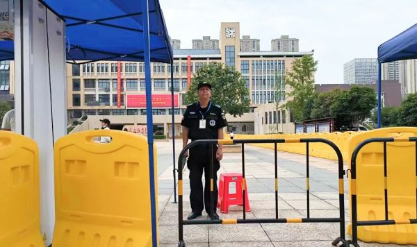 長沙紅光保安服務有限公司,長沙安保服務,長沙安全服務,長沙非武裝押運,勞務派遣服務 長沙紅光保安服務有限公司,長沙安保服務,長沙安全服務,長沙非武裝押運,勞務派遣服務