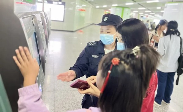 長沙紅光保安服務有限公司,長沙安保服務,長沙安全服務,長沙非武裝押運,勞務派遣服務 長沙紅光保安服務有限公司,長沙安保服務,長沙安全服務,長沙非武裝押運,勞務派遣服務