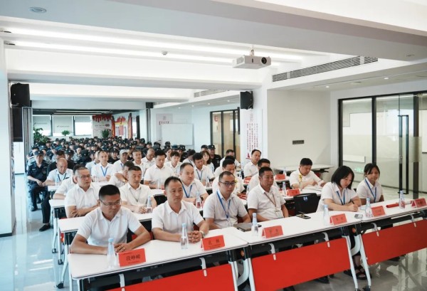 長沙紅光保安服務(wù)有限公司,長沙安保服務(wù),長沙安全服務(wù),長沙非武裝押運(yùn),勞務(wù)派遣服務(wù) 長沙紅光保安服務(wù)有限公司,長沙安保服務(wù),長沙安全服務(wù),長沙非武裝押運(yùn),勞務(wù)派遣服務(wù)