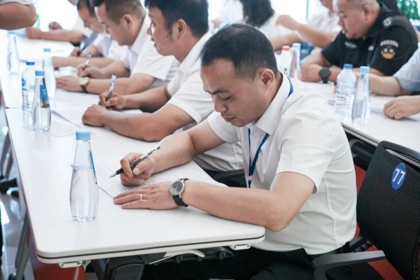 長沙紅光保安服務(wù)有限公司,長沙安保服務(wù),長沙安全服務(wù),長沙非武裝押運(yùn),勞務(wù)派遣服務(wù) 長沙紅光保安服務(wù)有限公司,長沙安保服務(wù),長沙安全服務(wù),長沙非武裝押運(yùn),勞務(wù)派遣服務(wù)