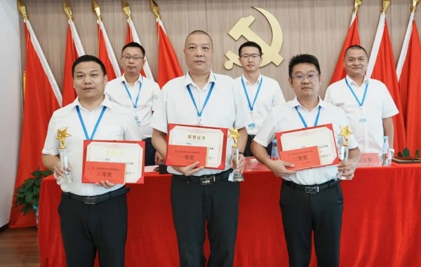 長沙紅光保安服務(wù)有限公司,長沙安保服務(wù),長沙安全服務(wù),長沙非武裝押運(yùn),勞務(wù)派遣服務(wù) 長沙紅光保安服務(wù)有限公司,長沙安保服務(wù),長沙安全服務(wù),長沙非武裝押運(yùn),勞務(wù)派遣服務(wù)