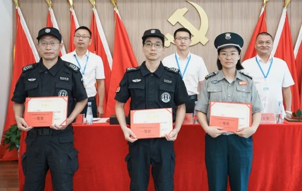 長沙紅光保安服務(wù)有限公司,長沙安保服務(wù),長沙安全服務(wù),長沙非武裝押運(yùn),勞務(wù)派遣服務(wù) 長沙紅光保安服務(wù)有限公司,長沙安保服務(wù),長沙安全服務(wù),長沙非武裝押運(yùn),勞務(wù)派遣服務(wù)