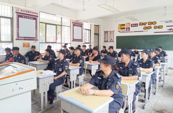 長沙紅光保安服務(wù)有限公司,長沙安保服務(wù),長沙安全服務(wù),長沙非武裝押運,勞務(wù)派遣服務(wù) 長沙紅光保安服務(wù)有限公司,長沙安保服務(wù),長沙安全服務(wù),長沙非武裝押運,勞務(wù)派遣服務(wù)