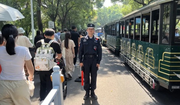 長沙紅光保安服務(wù)有限公司,長沙安保服務(wù),長沙安全服務(wù),長沙非武裝押運,勞務(wù)派遣服務(wù) 長沙紅光保安服務(wù)有限公司,長沙安保服務(wù),長沙安全服務(wù),長沙非武裝押運,勞務(wù)派遣服務(wù)