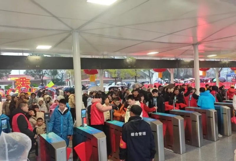 長沙紅光保安服務(wù)有限公司,長沙安保服務(wù),長沙安全服務(wù),長沙非武裝押運,勞務(wù)派遣服務(wù) 長沙紅光保安服務(wù)有限公司,長沙安保服務(wù),長沙安全服務(wù),長沙非武裝押運,勞務(wù)派遣服務(wù)