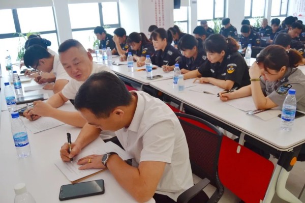 長沙紅光保安服務(wù)有限公司,長沙安保服務(wù),長沙安全服務(wù),長沙非武裝押運,勞務(wù)派遣服務(wù) 長沙紅光保安服務(wù)有限公司,長沙安保服務(wù),長沙安全服務(wù),長沙非武裝押運,勞務(wù)派遣服務(wù)