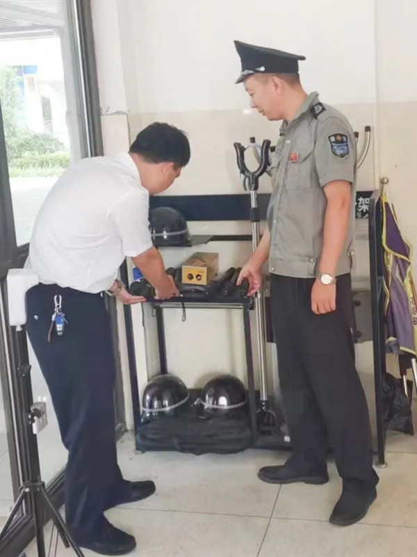 長沙紅光保安服務(wù)有限公司,長沙安保服務(wù),長沙安全服務(wù),長沙非武裝押運,勞務(wù)派遣服務(wù) 長沙紅光保安服務(wù)有限公司,長沙安保服務(wù),長沙安全服務(wù),長沙非武裝押運,勞務(wù)派遣服務(wù)