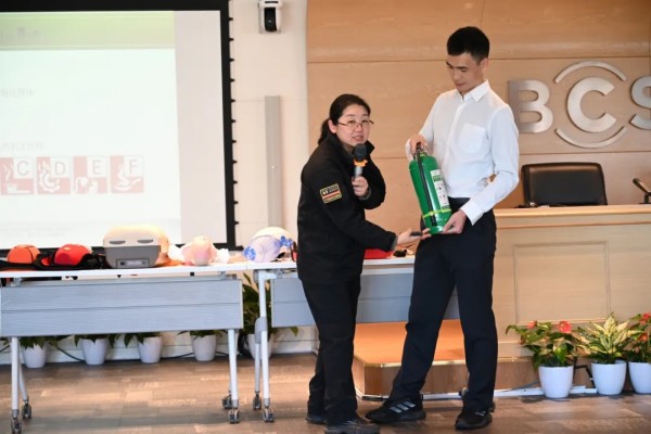 長沙紅光保安服務(wù)有限公司,長沙安保服務(wù),長沙安全服務(wù),長沙非武裝押運,勞務(wù)派遣服務(wù) 長沙紅光保安服務(wù)有限公司,長沙安保服務(wù),長沙安全服務(wù),長沙非武裝押運,勞務(wù)派遣服務(wù)