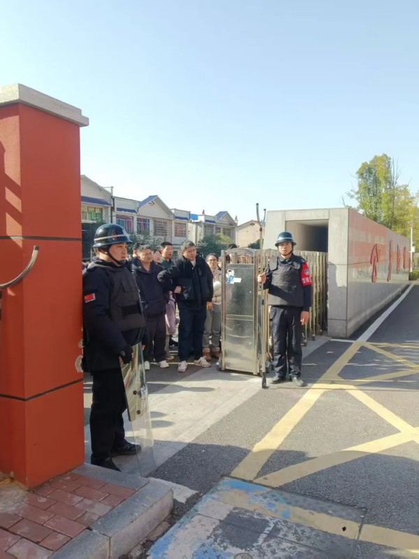 長(zhǎng)沙紅光保安服務(wù)有限公司,長(zhǎng)沙安保服務(wù),長(zhǎng)沙安全服務(wù),長(zhǎng)沙非武裝押運(yùn),勞務(wù)派遣服務(wù) 長(zhǎng)沙紅光保安服務(wù)有限公司,長(zhǎng)沙安保服務(wù),長(zhǎng)沙安全服務(wù),長(zhǎng)沙非武裝押運(yùn),勞務(wù)派遣服務(wù)