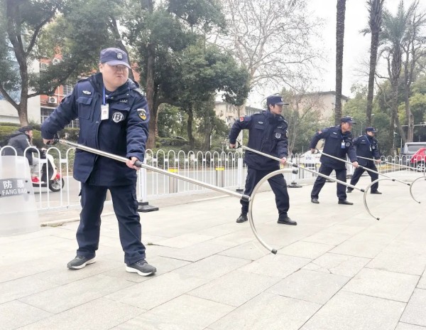 長沙紅光保安服務(wù)有限公司,長沙安保服務(wù),長沙安全服務(wù),長沙非武裝押運(yùn),勞務(wù)派遣服務(wù) 長沙紅光保安服務(wù)有限公司,長沙安保服務(wù),長沙安全服務(wù),長沙非武裝押運(yùn),勞務(wù)派遣服務(wù)