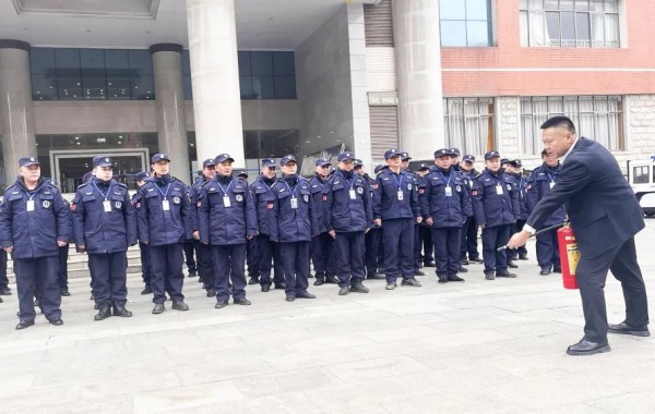 長沙紅光保安服務(wù)有限公司,長沙安保服務(wù),長沙安全服務(wù),長沙非武裝押運(yùn),勞務(wù)派遣服務(wù) 長沙紅光保安服務(wù)有限公司,長沙安保服務(wù),長沙安全服務(wù),長沙非武裝押運(yùn),勞務(wù)派遣服務(wù)